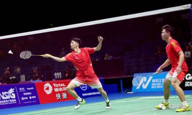 里的笑容 里的笑容